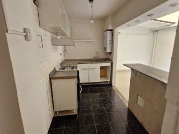 VENTA DPTO 100MTS A REFORMAR PATIO PARRILLA FLORES