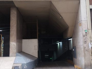 VENTA  COCHERA FIJA CUBIERTA (zona Tribunales)