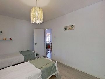 Casa 5 ambientes en venta en Banfield con pileta