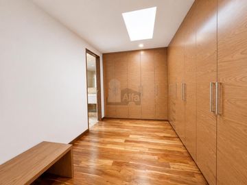 Residencia de lujo frente a Town Square Metepec