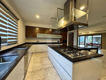 Luxury Residence Across from Town Square Metepec
