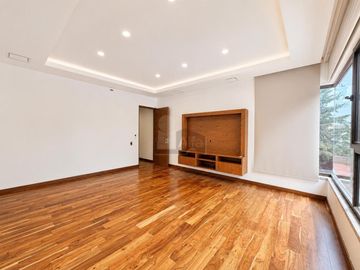 Residencia de lujo frente a Town Square Metepec
