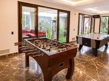 Residencia de lujo frente a Town Square Metepec