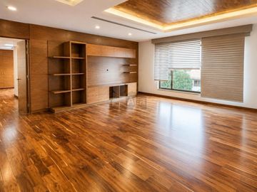 Residencia de lujo frente a Town Square Metepec