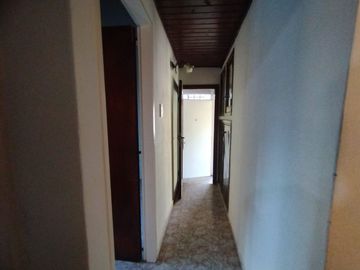 CASA DOS DORMITORIOS VENTA CITY BELL PARQUE PILETA