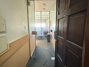 VENTA OFICINA APTO VIVIENDA SAN NICOLAS PISO ALTO