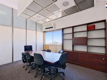 VENTA OFICINA APTO VIVIENDA SAN NICOLAS PISO ALTO