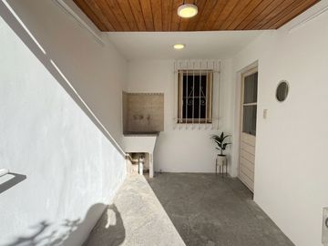 Casa en venta sobre lote propio de 4 amb + jardin