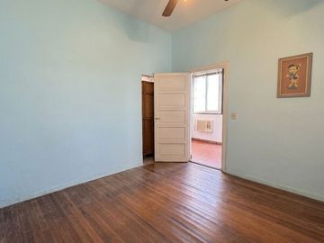 Casa en venta sobre lote propio de 4 amb + jardin