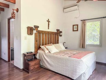 VENTA CASA 4 AMB IMPECABLE EL MIRASOL PILETA