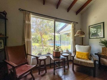 VENTA CASA 4 AMB IMPECABLE EL MIRASOL PILETA