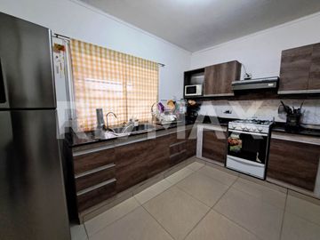 VENTA CASA 4 DORMITORIOS EN PLOTTIER
