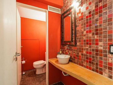 VENTA LOCAL COMERCIAL COLEGIALES SOBRE AVENIDA