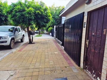 VENTA PH 2 AMBIENTES CASTELAR  PATIO SIN EXPENSAS