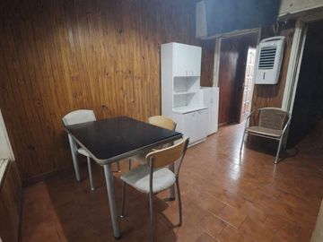 VENTA PH 2 AMBIENTES CASTELAR  PATIO SIN EXPENSAS