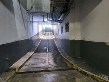 Cochera a la venta cubierta San Nicolás Catalinas