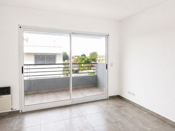 ALQUILER DEPARTAMENTO 2 AMB BALCÓN COCHERA BERNAL