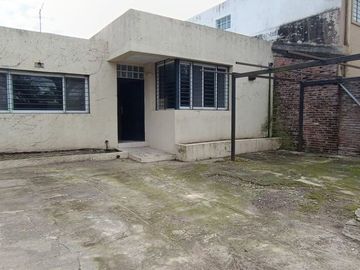 VENTA CASA 3 DORMITORIOS, PATIO, QUINCHO-FISHERTON