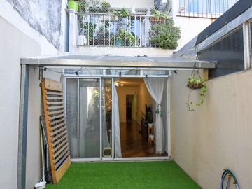 VENTA - Departamento 2 ambientes con patio Coghlan