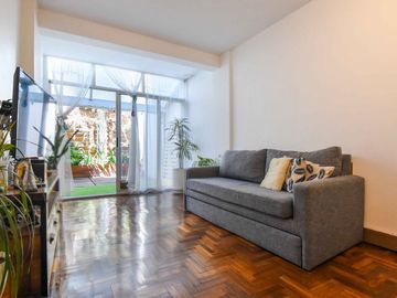 VENTA - Departamento 2 ambientes con patio Coghlan