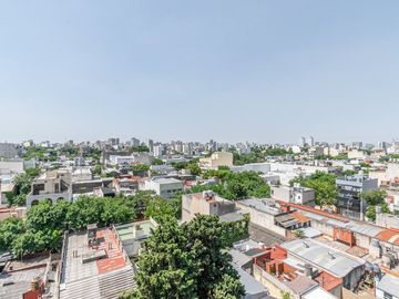 Monoambiente con balcón y cochera  Villa Urquiza