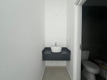 VENTA CASA ESQUINA 2 DORMITORIOS DOCTA AVENIDA
