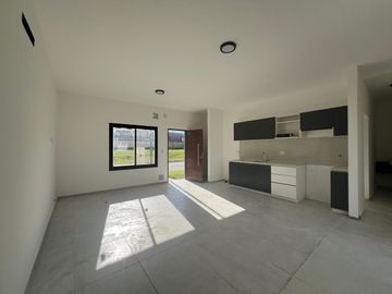 VENTA CASA ESQUINA 2 DORMITORIOS DOCTA AVENIDA