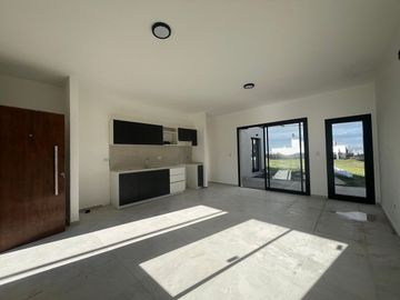 VENTA CASA ESQUINA 2 DORMITORIOS DOCTA AVENIDA