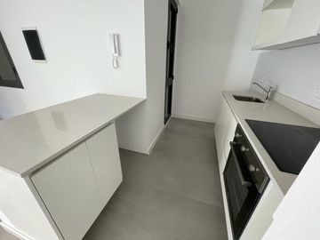 Venta dpto. a estrenar 2 amb. Saveedra.balcón