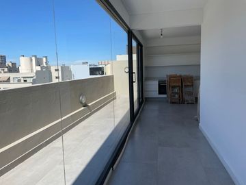 Venta dpto. a estrenar 2 amb. Saveedra.balcón