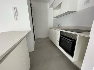 Venta dpto. a estrenar 2 amb. Saveedra.balcón