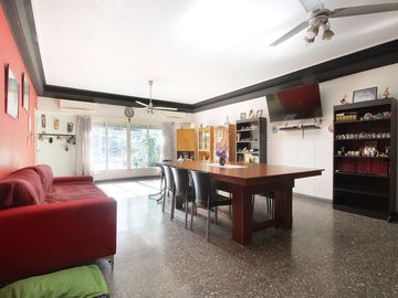 VENTA CASA 4 AMBIENTES EN PB MONTE CASTRO TERRAZA