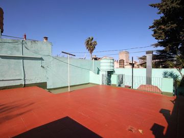 VENTA CASA 4 AMBIENTES EN PB MONTE CASTRO TERRAZA