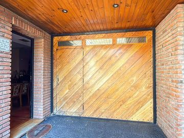 VENTA CASA 6 AMB LOTE PROPIO MULTIFAMILIA LUGANO