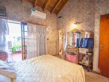 VENTA CASA 6 AMB LOTE PROPIO MULTIFAMILIA LUGANO
