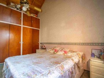 VENTA CASA 6 AMB LOTE PROPIO MULTIFAMILIA LUGANO