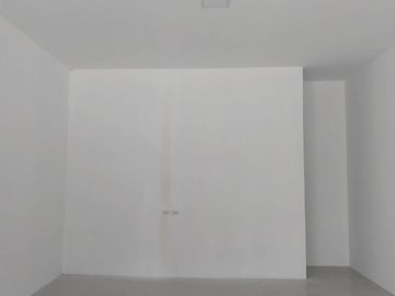 Vacant shophouse for rent, prime location, Kasetsin, Khao Phra Tamnak, Pattaya City