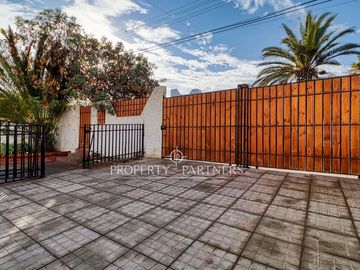 Casa de 3 pisos con suite principal con terraza y vista al mar | Casas Blancas - Jardines del Sur