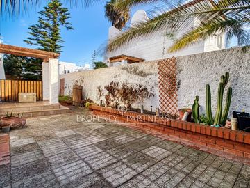 Casa de 3 pisos con suite principal con terraza y vista al mar | Casas Blancas - Jardines del Sur