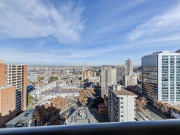 Departamento amoblado en arriendo con vista despejada Metro Manuel Montt Providencia