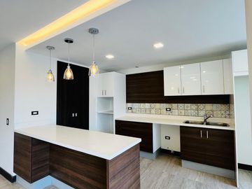 IRA Venta departamento 3 dormitorios con terraza. González Suárez.