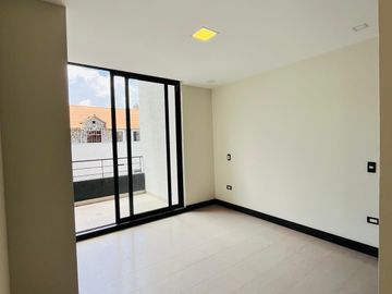 IRA Venta departamento 3 dormitorios con terraza. González Suárez.