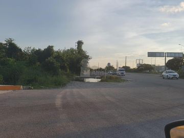 Terreno en renta sobre periférico poniente Mérida, Yucatán.