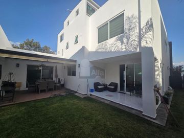 Casa en condominio en venta en San Salvador Tizatlalli, Metepec, México