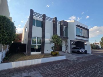 Casa en condominio en venta en San Salvador Tizatlalli, Metepec, México