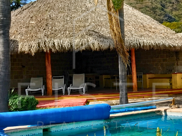 CASA EN VENTA EN CHANTEPEC CHAPALA