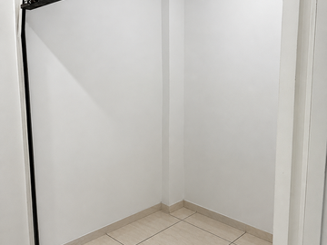 LOCALES COMERCIALES SOBRE AV.HIDALGO EN ZONA CENTRO