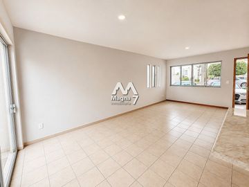 Renta casa en Residencial Chapalita