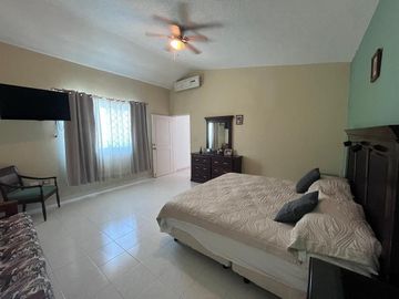 CASA EN VENTA MERIDA, JARDINES DEL NORTE, ENTREGA INMEDIATA.