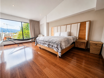 Casa en Venta La Floresta | 370 m² | 6 Garajes